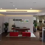 Village Hotel 4*