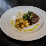 Village Hotel 4*
