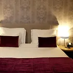 Village Hotel