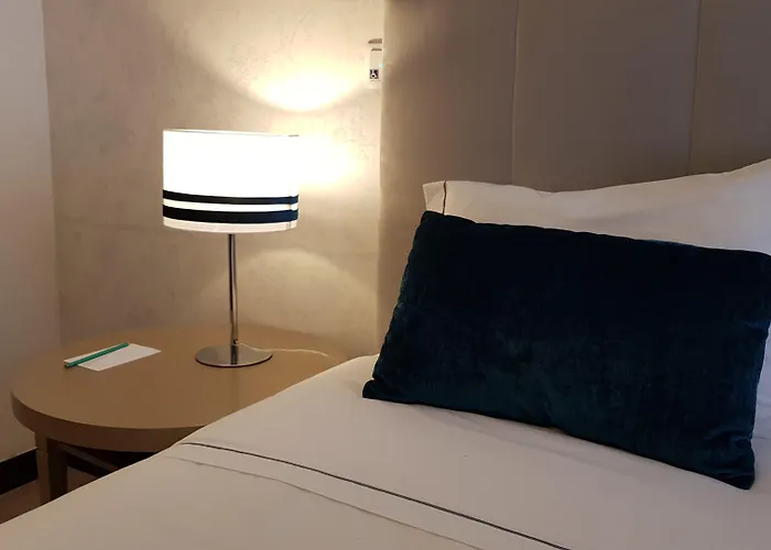 Santa Cruz Village Hotel