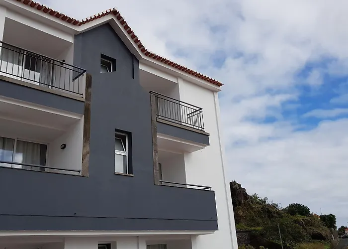 Hotel Santa Cruz Village Hotel