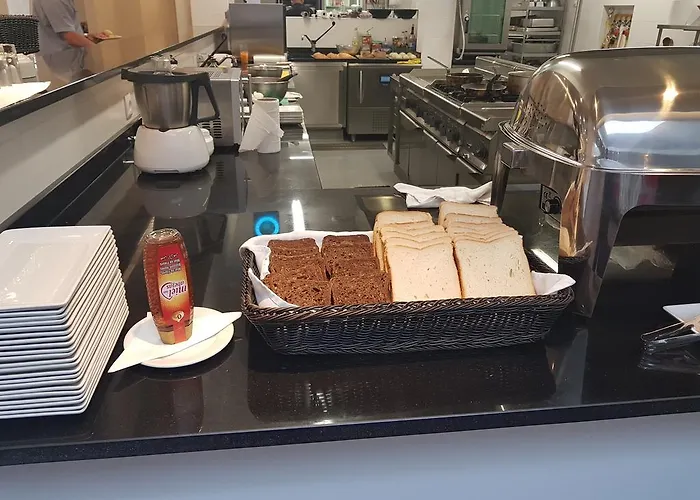 Santa Cruz Village Hotel 4*