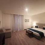 Village מלון סנטה קרוז