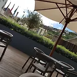 Village מלון