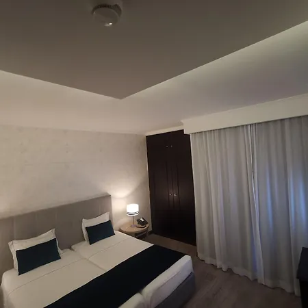 Village Hotel 4*