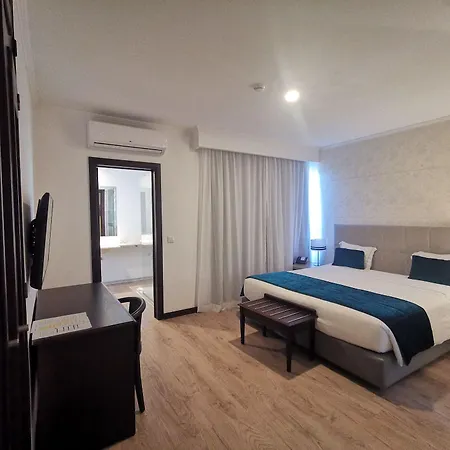 Otel Village Santa Cruz (Madeira)