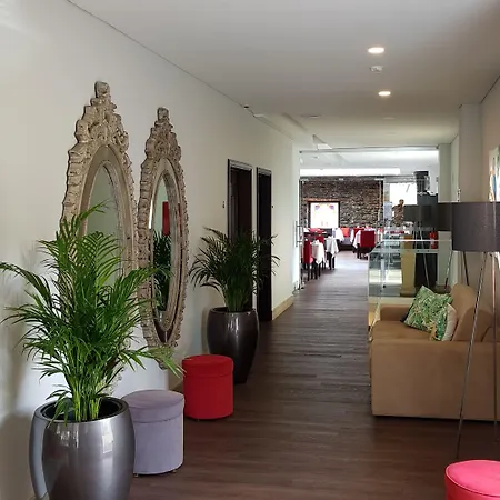 Hotel Santa Cruz Village Hotel