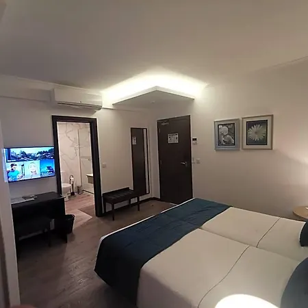 Santa Cruz Village Hotel