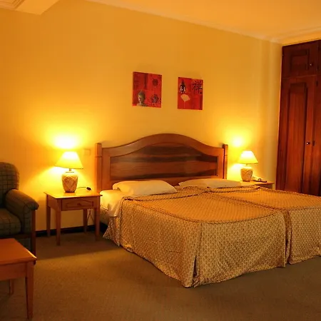 Santa Cruz Village 4*