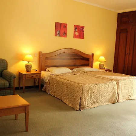 Santa Cruz Village Hotel