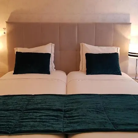 Village Hotel 4*